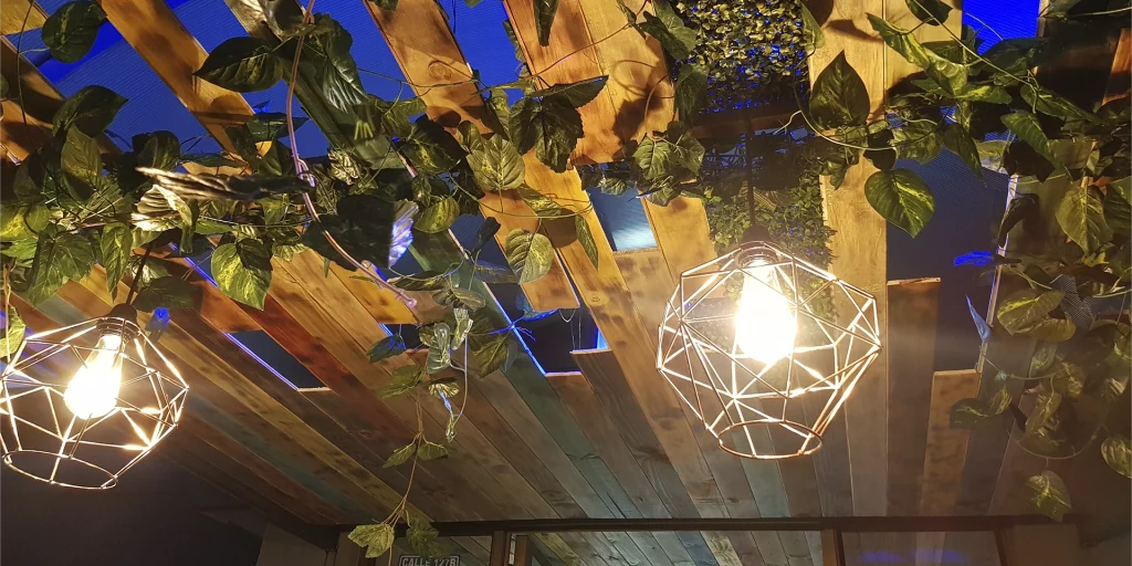 Adecuación de local comercial con mobiliario a medida, iluminación cálida y acabados de carpintería — D-Fuse Concept Bogotá Colombia