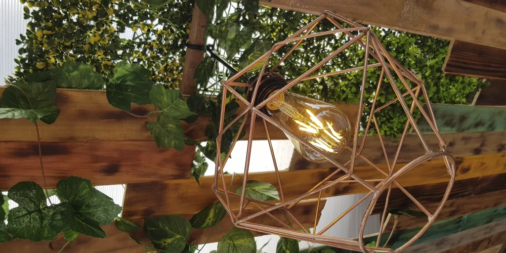 Adecuación de local comercial con mobiliario a medida, iluminación cálida y acabados de carpintería — D-Fuse Concept Bogotá Colombia